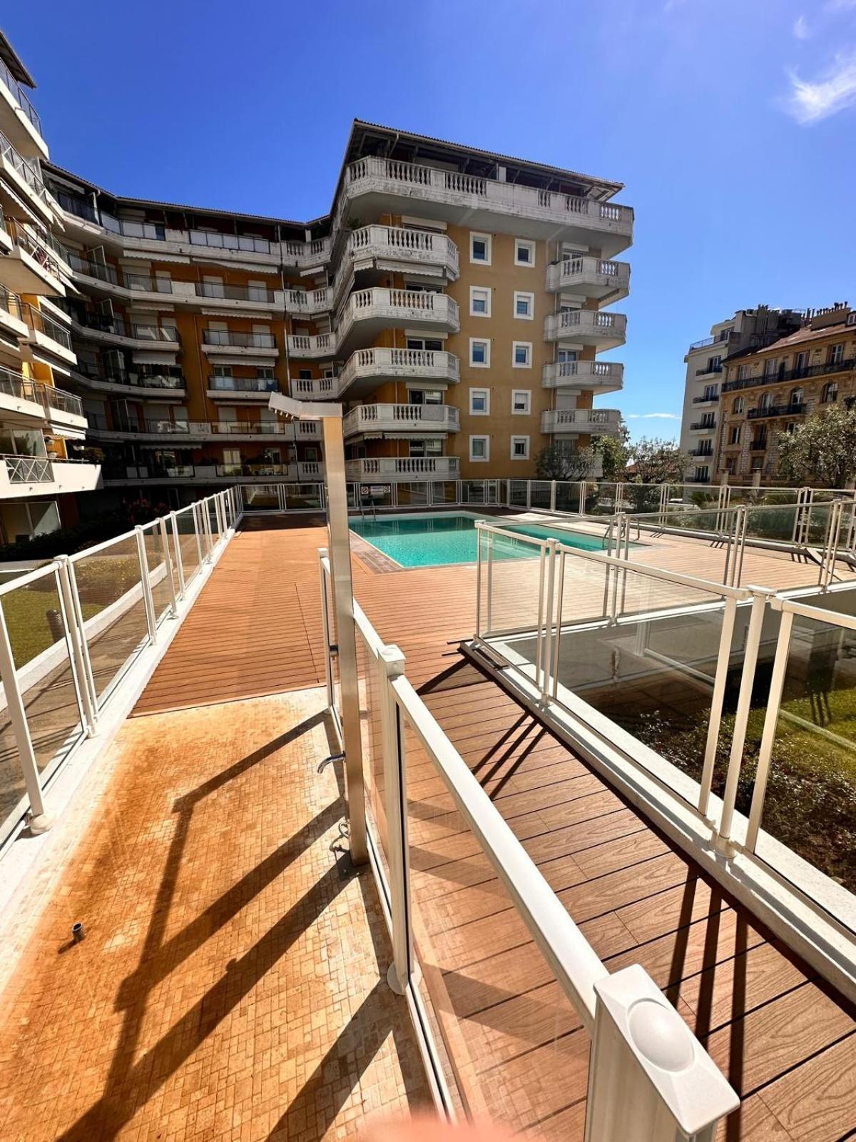 Des Domes Fshh Apartment